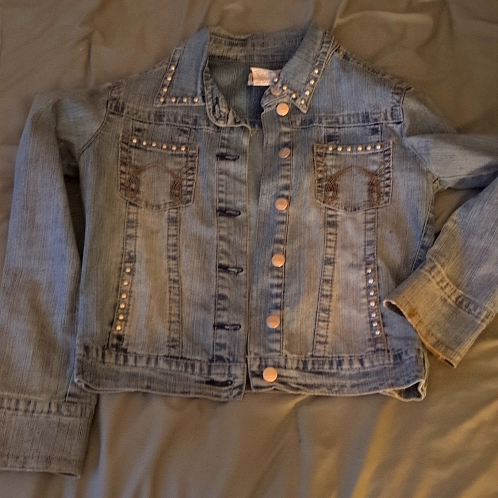 Jean jacket with leather back